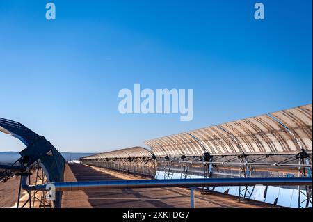 Immagini del Ridgecrest Solar Power Project (California, USA) Solar Millennium LLC ha costruito un gene di energia termica solare in scala utility Foto Stock