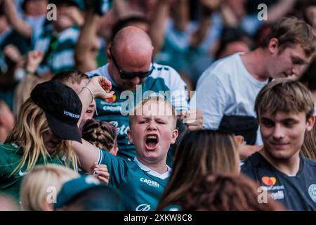 Viborg, Danimarca. 21 luglio 2024. I tifosi di calcio del Viborg FF visti sugli stand durante la partita 3F Superliga tra il Viborg FF e il Broendby IF all'Energy Viborg Arena di Viborg. Foto Stock