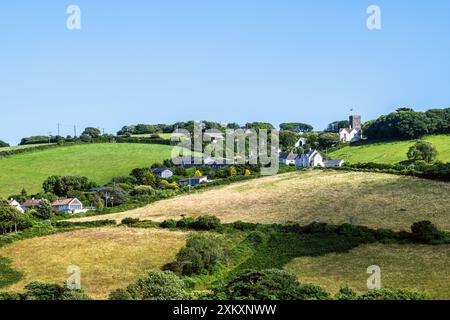 East Portlemouth St. Winwaloe's Church, Salcombe and Mill Bay, Kingsbridge Estuary, Batson Creek, Southpool Creek, Devon, Inghilterra, Europa Foto Stock