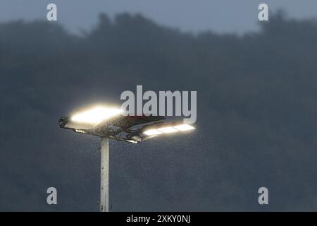 Briton Ferry, Regno Unito. 24 luglio 2024. Briton Ferry Llansawel contro Swansea City u21 in un'amichevole pre-stagionale presso Old Road il 24 luglio 2024. Crediti: Lewis Mitchell/Alamy Live News Foto Stock