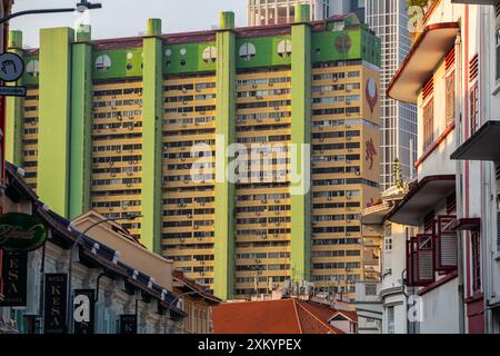 People's Park Complex a Chinatown, design architettonico brutalista a Singapore. Foto Stock