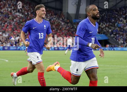 Marsiglia, Francia. 24 luglio 2024. Alexandre Lacazette (fra) gareggia nel calcio maschile dopo il primo gol del gruppo A partita tra Francia e Stati Uniti durante i Giochi Olimpici di Parigi 2024, allo Stadio Marsiglia il 24 luglio 2024 a Marsiglia. Foto di Patrick Avanturier/ABACAPRESS. COM credito: Abaca Press/Alamy Live News Foto Stock