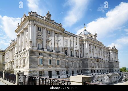 La facciata nord del Palazzo reale di Madrid Foto Stock