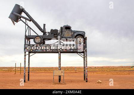 Cartello di benvenuto all'ingresso di Coober Pedy Foto Stock