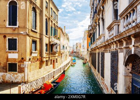 Vista del Canale di Rio Marin dal Ponte de la Bergami, Venezia Foto Stock