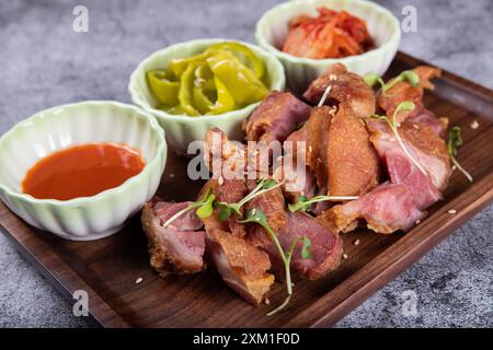 Trotterie di maiale arrostite（Hock di maiale，piedi di maiale） stile giapponese Foto Stock