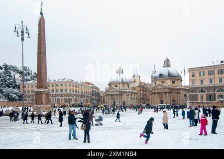 Veduta di Piazza del popolo, coperta di neve, Roma, Italia Foto Stock