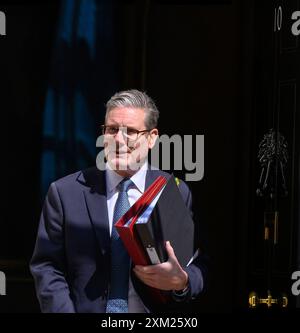 Sir Keir Starmer MP (laboratorio: Holborn and St Pancras) primo ministro britannico - lasciando 10 Downing Street per le domande del suo primo primo ministro 24/07/24 Foto Stock