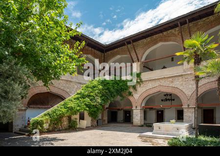 Aydin, Turchia - 4 luglio 2024: Okuz Mehmed Pasha caravanserai a Kusadasi Foto Stock