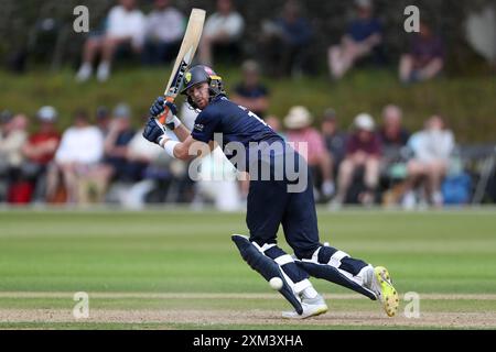 Michael Jones di Durham ha battuto durante la partita della Metro Bank One Day Cup tra Lancashire e Durham County Cricket Club alla Sedbergh School, Sedbergh, mercoledì 24 luglio 2024. (Foto: Mark Fletcher | mi News) crediti: MI News & Sport /Alamy Live News Foto Stock