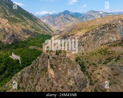 Una vista dal Castello di Sapaca in Uzundere, Erzurum, Turchia, Travel Turkey Foto Stock