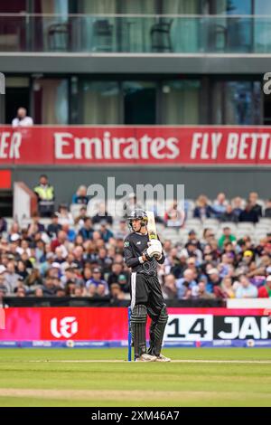 Old Trafford, Machester Regno Unito. Giovedì 25 luglio 2024. The Hundred: Manchester Originals vs Welsh Fire a Emirates Old Trafford. Jamie Overton sul punto. Credito a James Giblin. Foto Stock