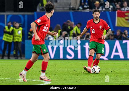 Ruben Neves (18) del Portogallo durante una partita di calcio tra le squadre nazionali francesi, chiamata les Bleus e Portogallo in una partita a eliminazione diretta ai quarti di finale del torneo UEFA Euro 2024 , sabato 5 luglio 2024 ad Amburgo , Germania . Foto sportiva | Stijn Audooren Foto Stock