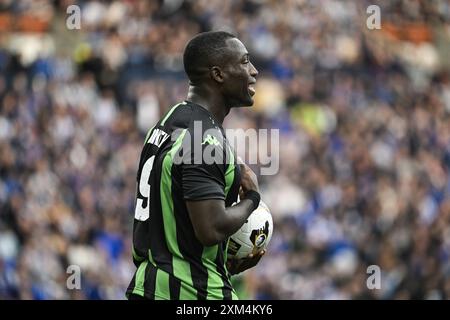 Kilmarnock, Regno Unito. 25 luglio 2024. Kevin Denkey di Cercle raffigurato durante una partita di calcio tra il Kilmarnock scozzese e il belga Cercle Brugge a Kilmarnock, in Scozia, giovedì 25 luglio 2024, prima tappa del secondo turno di qualificazione per la competizione UEFA Europa League. BELGA PHOTO TOM GOYVAERTS credito: Belga News Agency/Alamy Live News Foto Stock