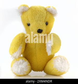 Yellow Teddy Bear seduto Foto Stock