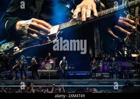Londra, Regno Unito. 25 luglio 2024. Bruce Springsteen e la e-Street Band sul palco del Wembley Stadium. Cristina Massei/Alamy Live News Foto Stock