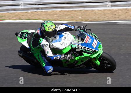 Jason o'Halloran - completamente motociclette Kawasaki - Rider numero 22 su una Kawasaki al round British Superbikes (BSB) 2024 a Brands Hatch il 2 luglio Foto Stock