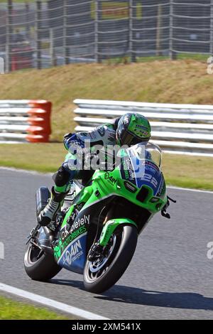 Jason o'Halloran - completamente motociclette Kawasaki - Rider numero 22 su una Kawasaki al round British Superbikes (BSB) 2024 a Brands Hatch il 2 luglio Foto Stock