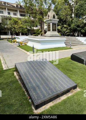 plack commemorativo al Museo del genocidio Tuol Sleng S21, Phnom Penh, Cambogia. Foto Stock