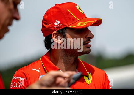 Stavelot, Belgio, 25 luglio 2024, Carlos Sainz, spagnolo gareggia per la Ferrari. L'allestimento, il 14° round del campionato di Formula 1 del 2024. Crediti: Michael Potts/Alamy Live News Foto Stock