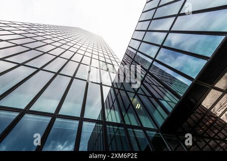 Architettura moderna, grattacielo, Messeturm, Basilea, Cantone di Basilea città, Svizzera Foto Stock