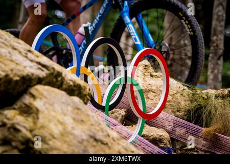 Elancourt, Francia. 26 luglio 2024. Allenamento di mountain bike ai Giochi Olimpici estivi di Parigi 2024, a Elancourt, Francia, 26 luglio 2024. Crediti: Jaroslav Svoboda/CTK Photo/Alamy Live News Foto Stock