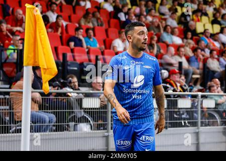 Deventer, Paesi Bassi. 25 luglio 2024. DEVENTER, PAESI BASSI - LUGLIO 25: Niklas Castro dell'SK Brann durante la partita di Conference League tra Go Ahead Eagles e SK Brann allo Stadium de Adelaarshorst il 25 luglio 2024 a Deventer, Paesi Bassi. (Foto di Raymond Smit/Orange Pictures) credito: Orange Pics BV/Alamy Live News Foto Stock