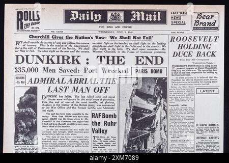 Titolo 'Dunkirk: The End' in prima pagina del Daily mail (replica), 5 giugno 1940, dopo l'evacuazione di Dunkirk. Foto Stock