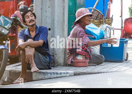 SAMUT PRAKAN, THAILANDIA, 16 GIUGNO 2024, vita nelle strade della città Foto Stock