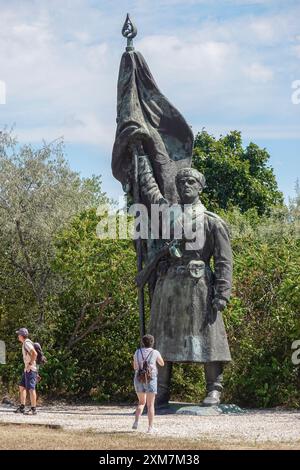 Ungheria, Budapest, statua del soldato dell'esercito rosso nel Parco Memento. Szoborpark o Memento Park è un museo all'aperto a Budapest, Ungheria, dedicato a monume Foto Stock