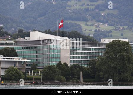 Svizzera - Economy, Business & Finance - Nestle Headquarters VEVEY, SVIZZERA, 21 LUGLIO: Sede della multinazionale svizzera di alimenti e bevande Nestle S.A. nella foto del 21 luglio 2024 presso il Lago di Ginevra Lac Leman, a Vevey, Svizzera. Foto di Manuel Blondeau/AOP. Press Vevey Vaud Svizzera Copyright: X ManuelxBlondeau/AOP. Pressx AOP20240721 - 0009 Foto Stock