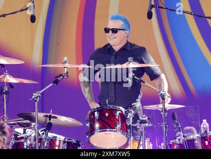 New York, Stati Uniti. 26 luglio 2024. Tre Cool si esibisce con i Green Day nella serie di concerti estivi 'Good Morning America's 2024 al Rumsey Playfield/SummerStage a Central Park a New York City venerdì 26 luglio 2024. Foto di John Angelillo/UPI. Crediti: UPI/Alamy Live News Foto Stock