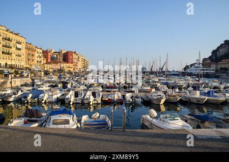 Nizza, Francia, 1 luglio 2019. Barche a Port Lympia, vista diurna. Crediti: Vuk Valcic / Alamy Foto Stock