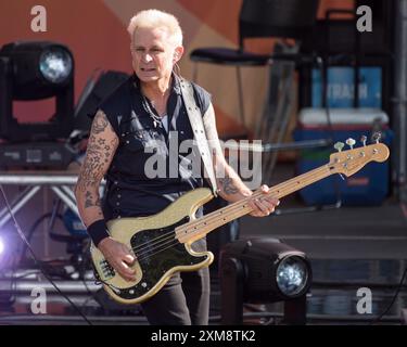 NY. 26 luglio 2024. Mike Dirnt, Green Day sul palco per Green Day al Good Morning America (GMA) 2024 Summer Concert Series, Rumsey Playfield Summer Stage a Central Park, New York, NY, 26 luglio 2024. Crediti: Simon Lindenblatt/Everett Collection/Alamy Live News Foto Stock