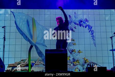 Henham Park, Suffolk, Regno Unito. 27 luglio 2024. La cantante e cantautrice inglese Alison Goldfrapp suona dal vivo al Latitude Festival. Crediti: ernesto rogata/Alamy Live News Foto Stock