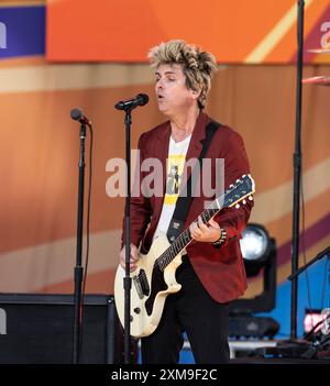 26 luglio 2024, New York, New York, Stati Uniti: Billie Joe Armstrong si esibisce con il gruppo rock Green Day durante il concerto ABC Good Morning America a Central Park a New York (Credit Image: © Lev Radin/Pacific Press via ZUMA Press Wire) SOLO PER USO EDITORIALE! Non per USO commerciale! Foto Stock