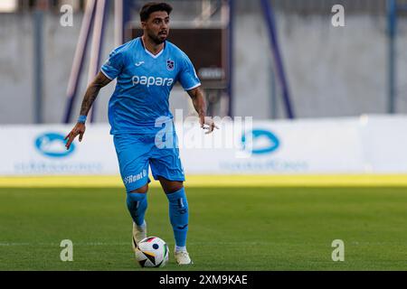 Ozan Tufan durante la partita di qualificazione del secondo turno di Europa League tra squadre di MFK Ruzomberok e Trabzonspor allo Stadion MFK Ruzomberok, Slovacchia (Mac Foto Stock