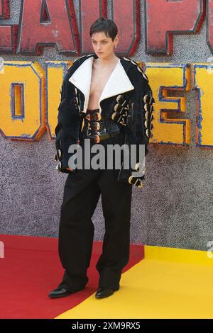 Londra, Regno Unito. 11 luglio 2024. Nella foto, Emma Corrin partecipa all'evento britannico "Deadpool & Wolverine" all'Hammersmith Eventim Apollo. Credito: Justi Foto Stock