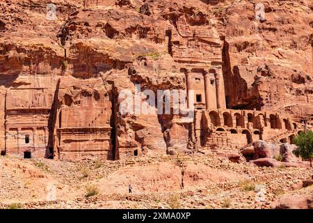 The Royal Tumbs (con The Urn Tumb), Petra, Giordania Foto Stock