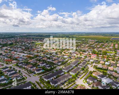 Kendall, Miami, Florida, Stati Uniti. Foto aerea dei quartieri residenziali di Kendall, Florida, che è una suddivisione della contea di Miami Dade Foto Stock