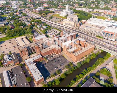 Providence, Rhode Island, Stati Uniti. Alloggiamento per foto aeree vicino all'autostrada Foto Stock