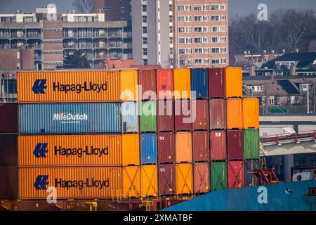 Container cargo Nordic Hamburg, BG Freight Line, sulla Nieuwe Waterweg, entrata al porto Europoort, vicino Hoek van Holland, Rotterdam Foto Stock