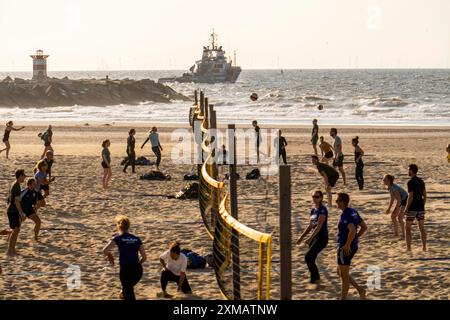 Campi da Beach volley sulla spiaggia di Scheveningen, Paesi Bassi Foto Stock