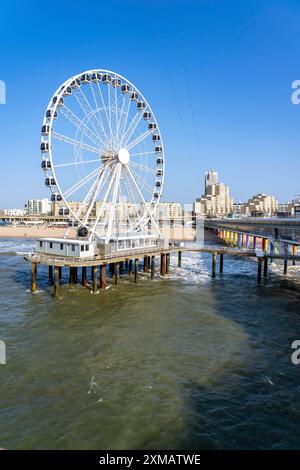 Molo e ruota panoramica presso lo stand Scheveningen, Skyline, Paesi Bassi Foto Stock