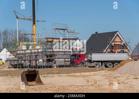 Nuova area di sviluppo, Am Schwan, a Wesel, dove si stanno costruendo 70 case unifamiliari e bifamiliari, basso Reno, Germania Foto Stock