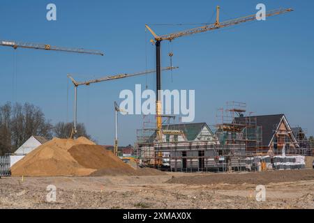 Nuova area di sviluppo, Am Schwan, a Wesel, dove si stanno costruendo 70 case unifamiliari e bifamiliari, basso Reno, Germania Foto Stock