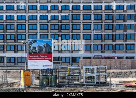 Cantiere del Community Campus, 737 appartamenti per studenti, ciascuno di 20 metri quadrati, completamente arredati, in costruzione modulare, utilizzando Foto Stock