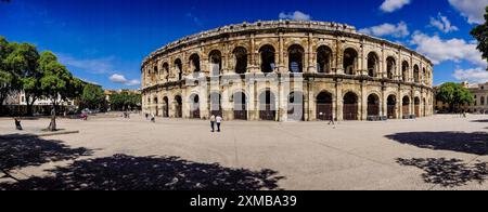 Anfiteatro romano - Arena de Nimes -, siglo i, Nimes, capitale del dipartimento di Gard, Francia, Europa Foto Stock