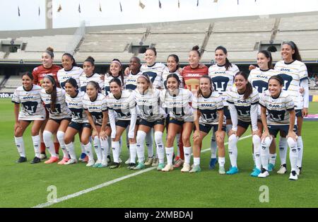 Città del Messico, Ciudad de Mexico, Messico. 26 luglio 2024. La squadra femminile Pumas posa prima del match tra Pumas de la UNAM e Bravas de JuÃ¡rez come parte del Torneo apertura 2024 Liga MX Femenil all'Estadio OlÃ-mpico Universitario. Pumas. Pumas ha battuto Juarez 3-2. (Immagine di credito: © Jose Luis Torales/eyepix via ZUMA Press Wire) SOLO PER USO EDITORIALE! Non per USO commerciale! Foto Stock