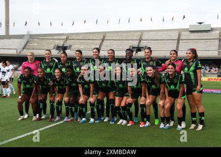 Città del Messico, Ciudad de Mexico, Messico. 26 luglio 2024. La squadra femminile di Bravas posa prima del match tra Pumas de la UNAM e Bravas de JuÃ¡rez come parte del Torneo apertura 2024 Liga MX Femenil all'Estadio OlÃ-mpico Universitario. Pumas. Pumas ha battuto Juarez 3-2. (Immagine di credito: © Jose Luis Torales/eyepix via ZUMA Press Wire) SOLO PER USO EDITORIALE! Non per USO commerciale! Foto Stock